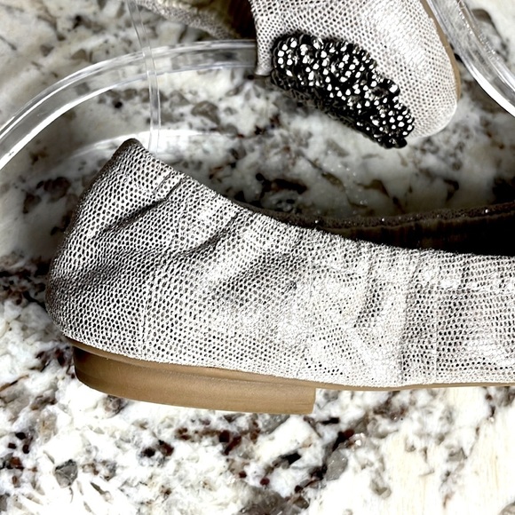 Tahari Valerie Leather Silver Sparkle Sparkly Ballet Flats Sz 6.5 - Picture 11 of 11